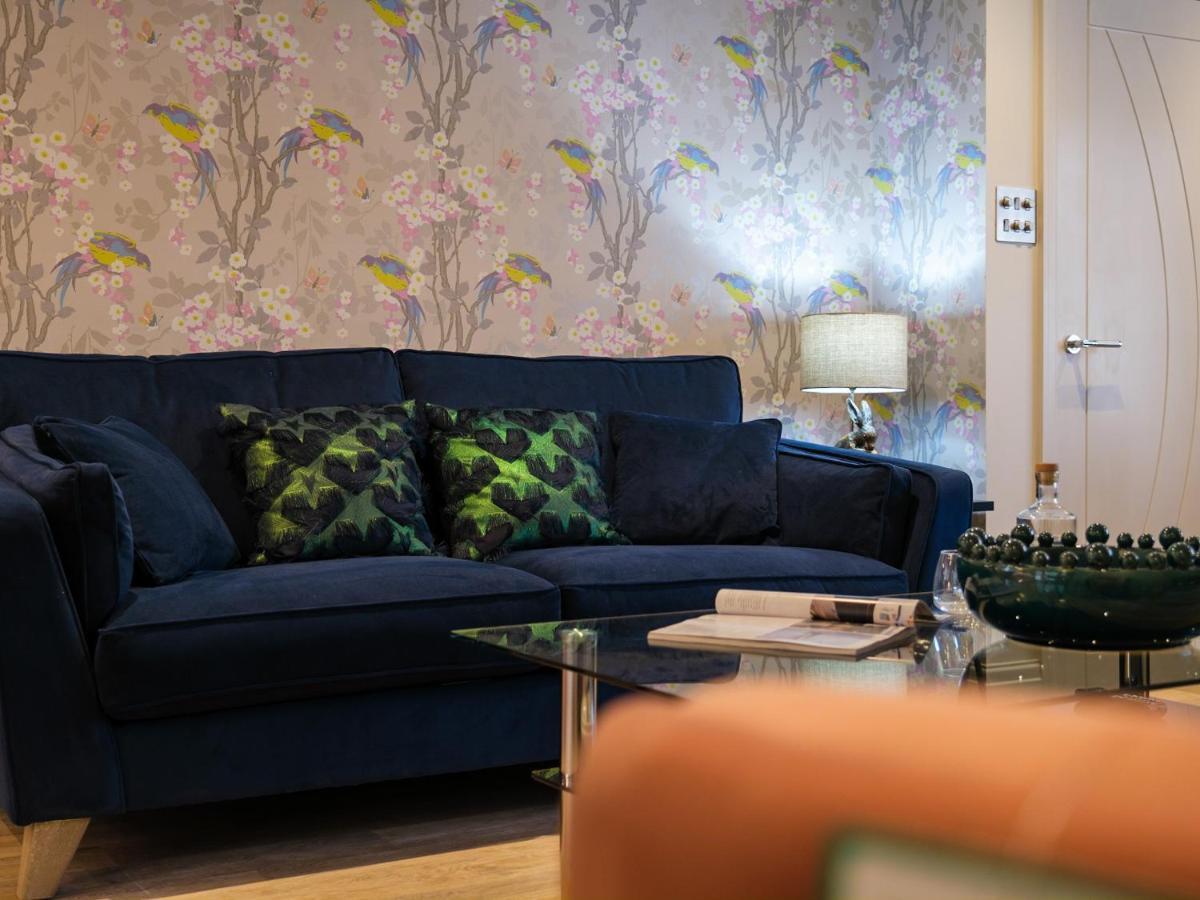 Villa The Neon Rose à Bowness-on-Windermere Extérieur photo